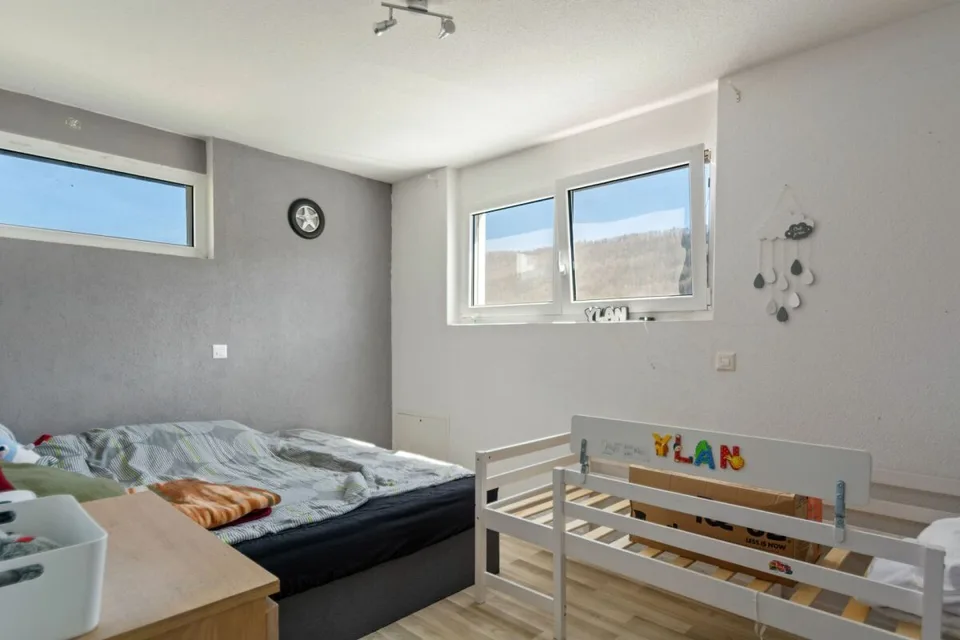 St-Imier, magnifique villa de 5.5 pièces avec jardin et carport – photo 14 sur 14