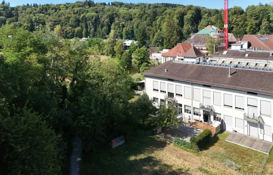 Exclusive Loft Dream in the Walzmühle Area: 3.1 m Ceiling Height, Luxury Kitchen & 130 m² Private Garden – photo 22 of 25