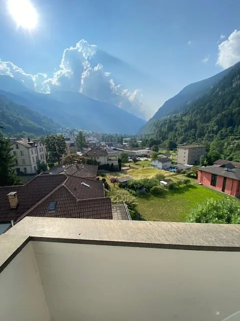 Luminoso appartamento di 3.5 locali con vista panoramica a Faido
