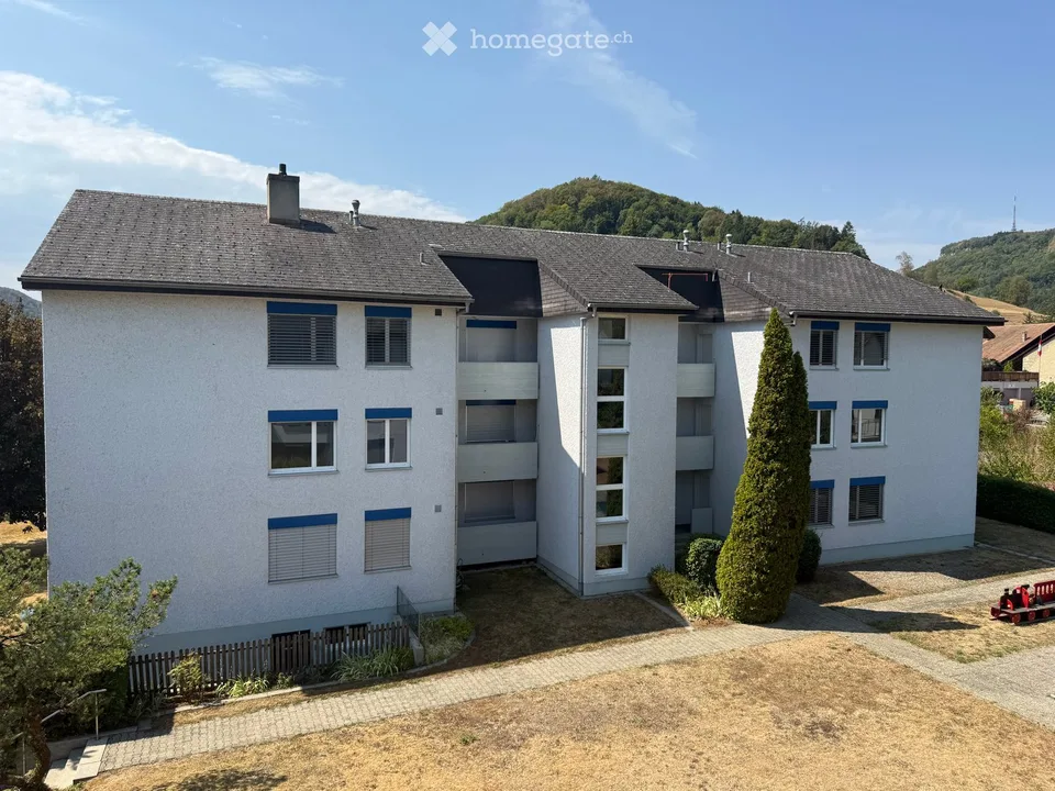 Erstvermietung nach Sanierung – grosszügige 4.5-Zimmer-Wohnung mit Balkon