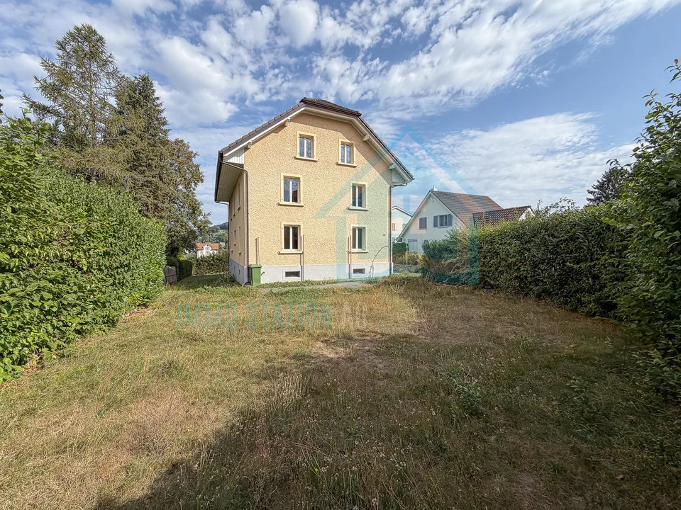 Bright 4-room garden apartment - family-friendly & central