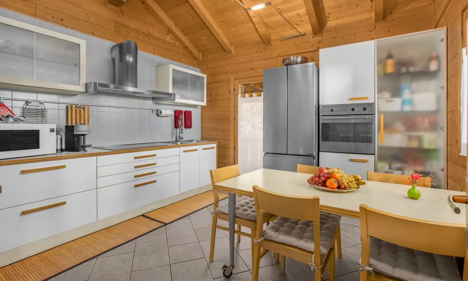 SPLENDID SEMI-DETACHED VILLA WITH 11 ROOMS IN THE PROVINCE OF COMO