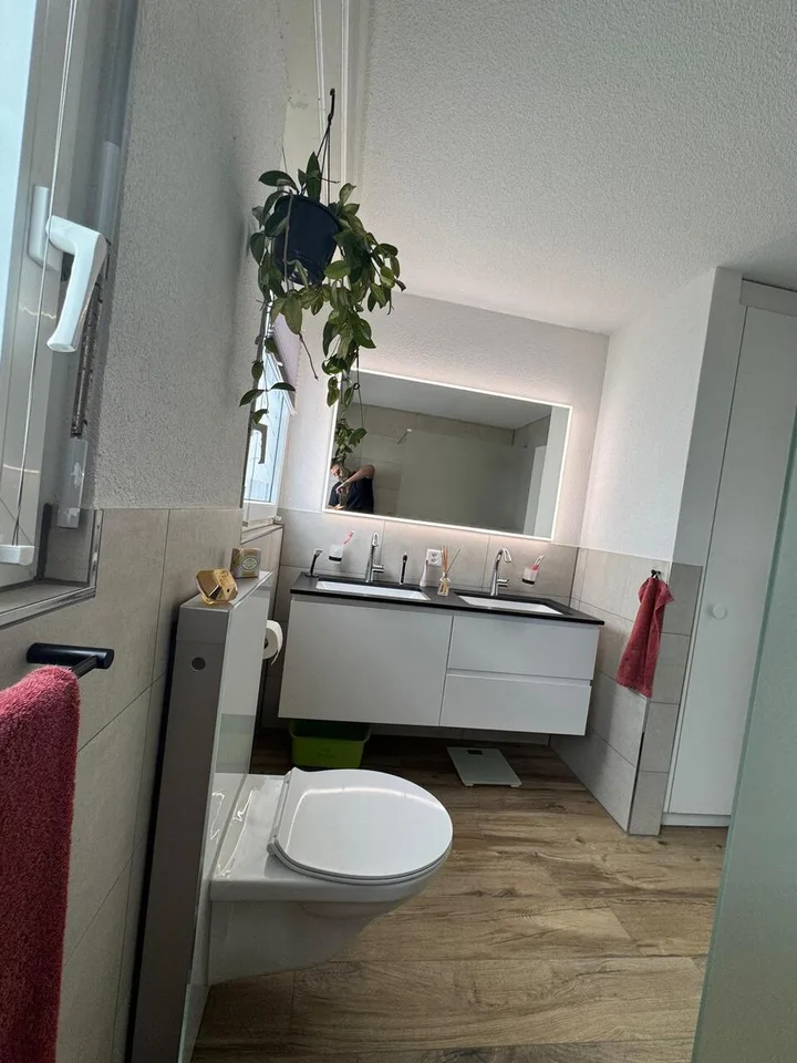 Doppeleinfamilienhaus mit Pool, Wintergarten und Partyraum