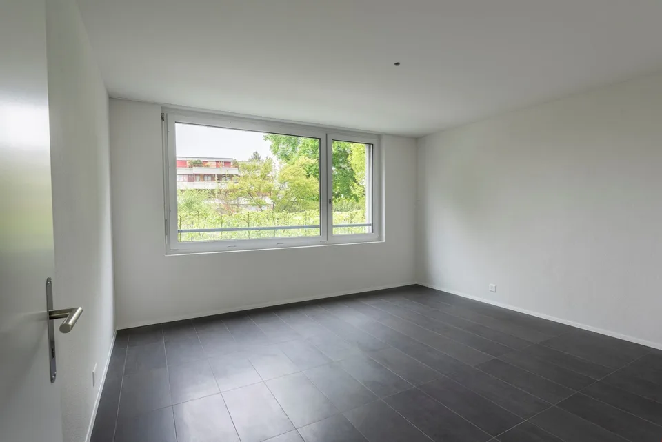 Schöne Gartenwohnung mit Rasenfläche im Giessenpark