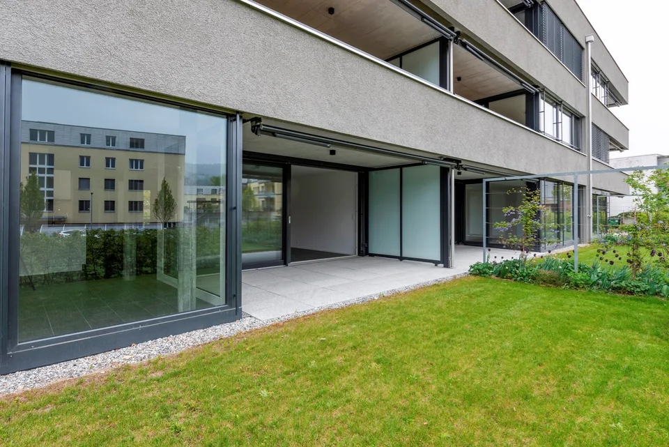 Schöne Gartenwohnung mit Rasenfläche im Giessenpark