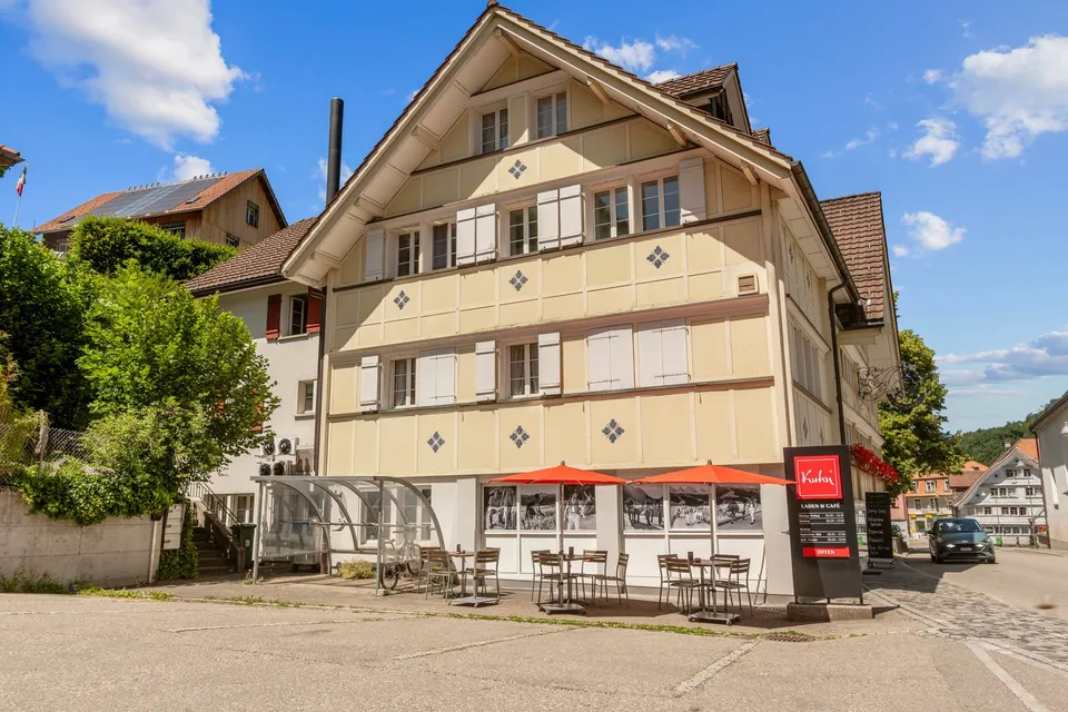 Investir avec une vision, bâtiment résidentiel et commercial avec potentiel de développement