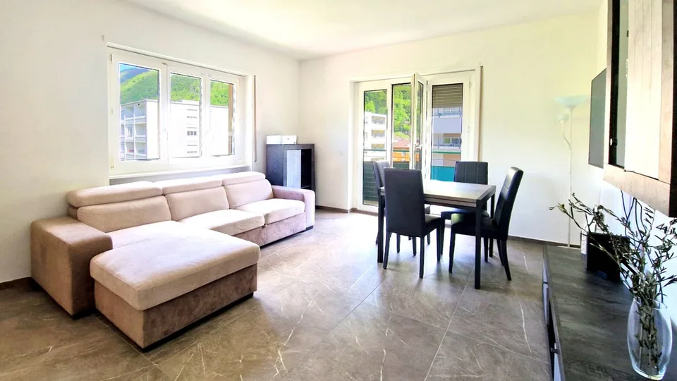 Bel appartement 4,5 complètement rénové en 2024 avec vue sur les châteaux.