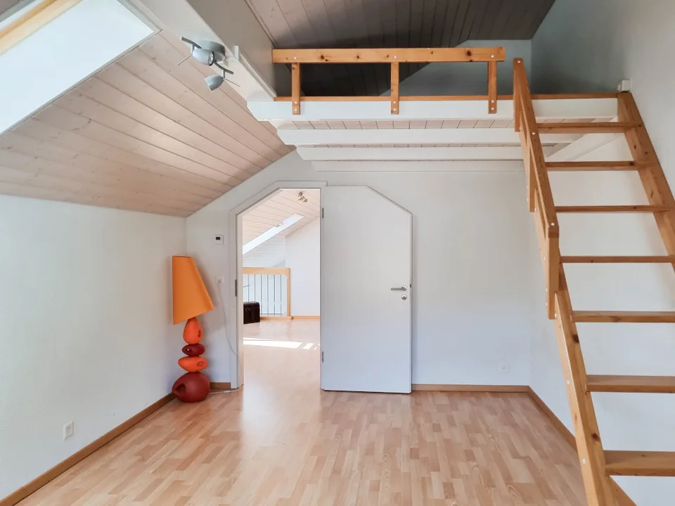 Appartement duplex lumineux avec balcon dans un cadre résidentiel privilégié