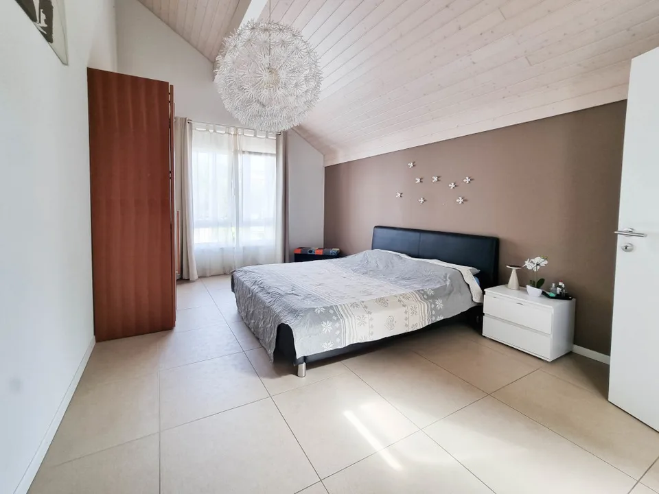 Appartement duplex lumineux avec balcon dans un cadre résidentiel privilégié