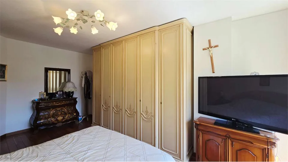 117 sqm apartment in Cassarate, just a few steps from the lake and the city center