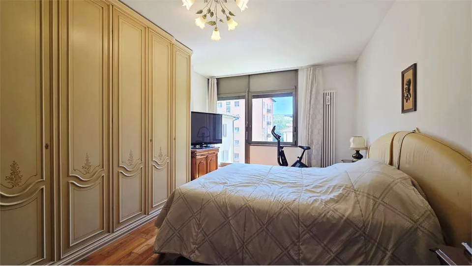 117 sqm apartment in Cassarate, just a few steps from the lake and the city center
