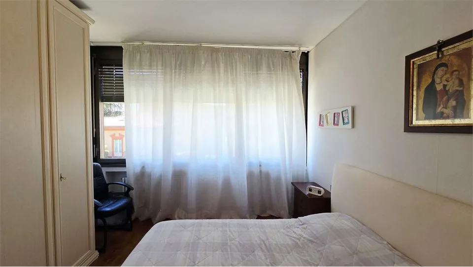 117 sqm apartment in Cassarate, just a few steps from the lake and the city center