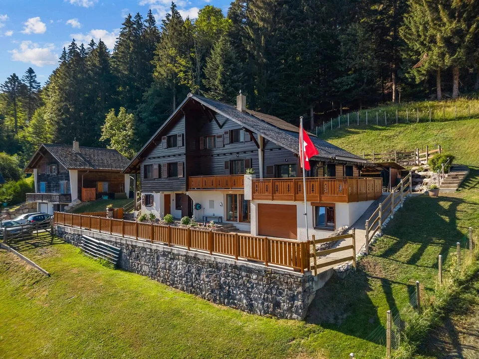 Splendide chalet de 8.5 pièces aux Paccots