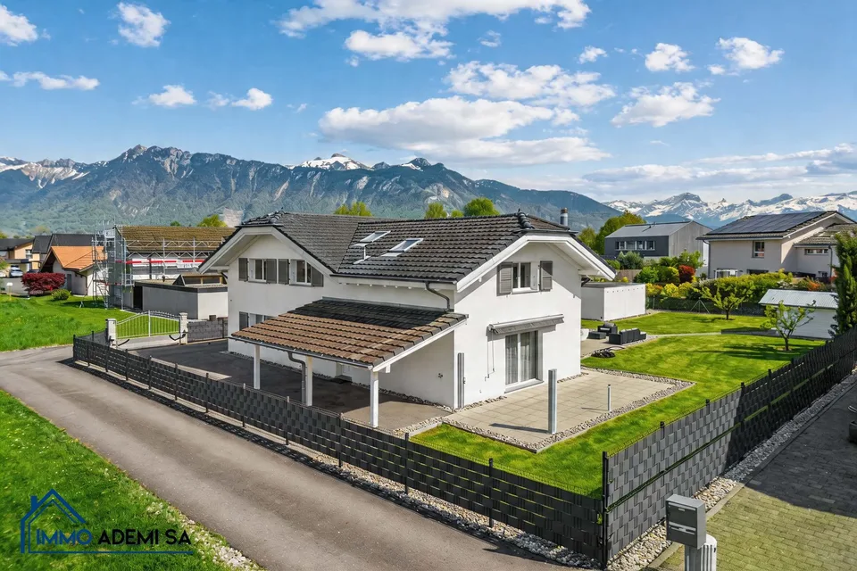 Geräumige Einzelvilla von 269 m² mit 2 Wohnungen, auf einem Grundstück von 1'009 m² in Le Bouveret!