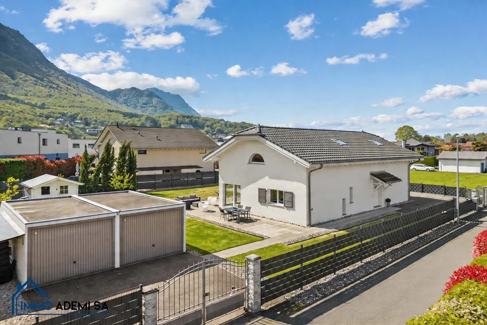 Geräumige Einzelvilla von 269 m² mit 2 Wohnungen, auf einem Grundstück von 1'009 m² in Le Bouveret!