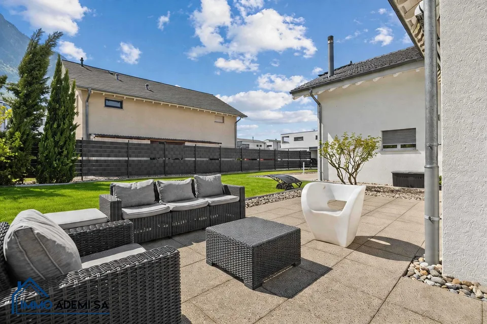 Geräumige Einzelvilla von 269 m² mit 2 Wohnungen, auf einem Grundstück von 1'009 m² in Le Bouveret!