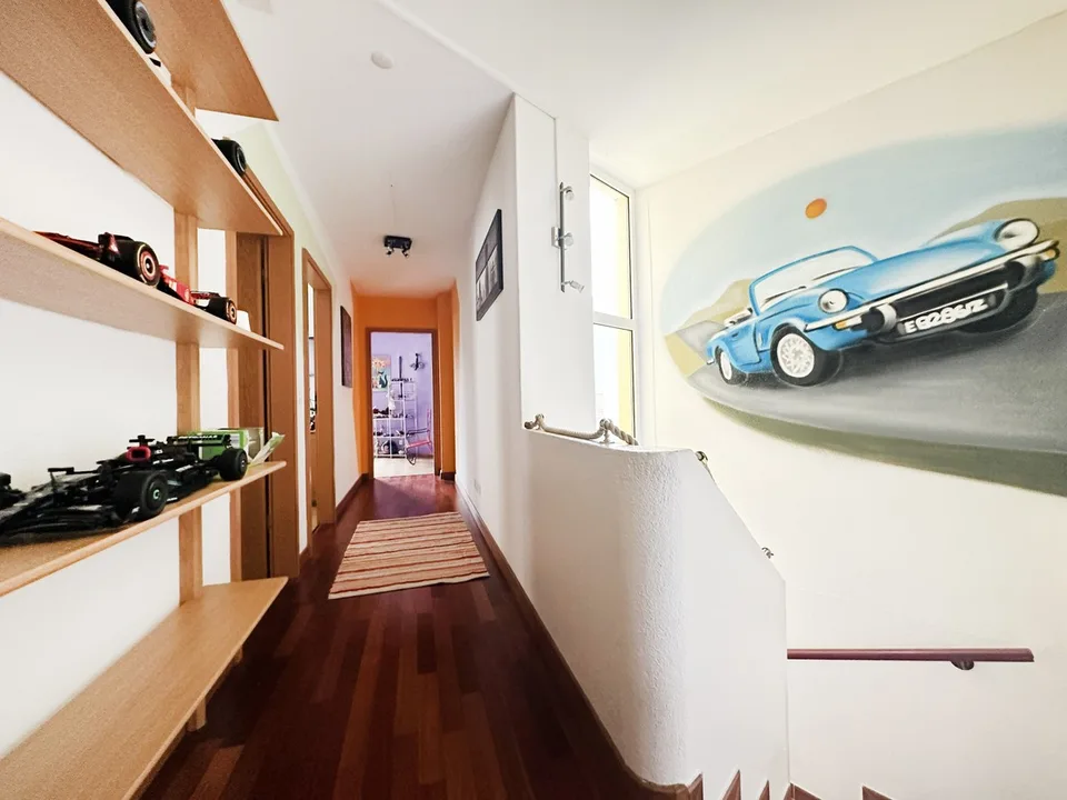 Single-family house with 4.5 rooms and large fenced garden in Camorino