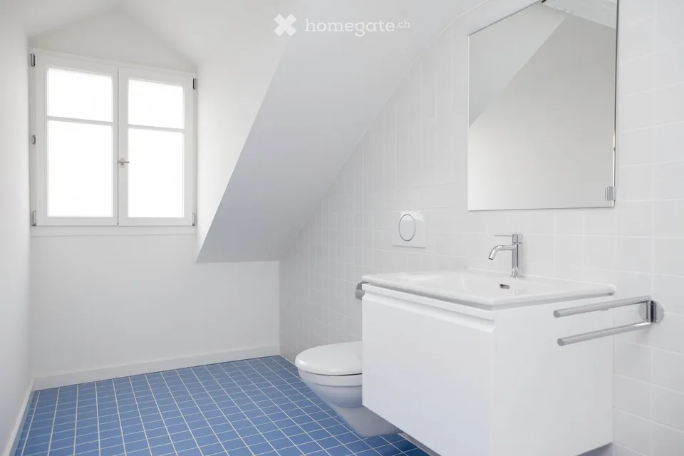 Appartement mansardé unique de 3,5 pièces sur la Zürcherstrasse à St. Gallen