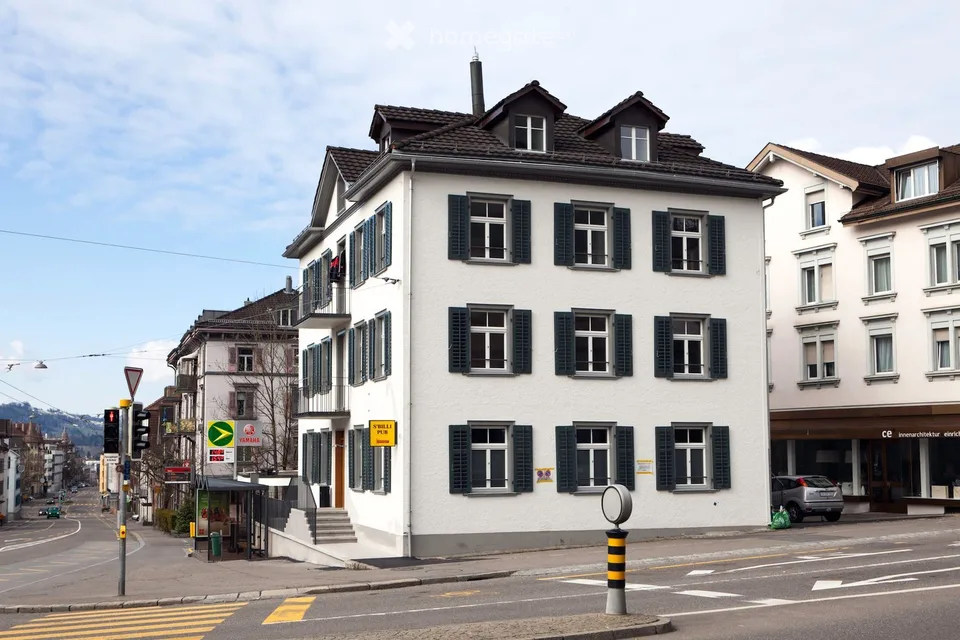 Appartement mansardé unique de 3,5 pièces sur la Zürcherstrasse à St. Gallen