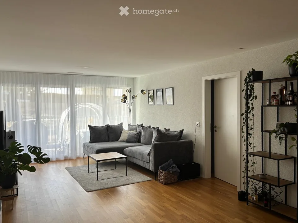 Modern möblierte 4.5-Zimmer-Wohnung zur befr. Untermiete