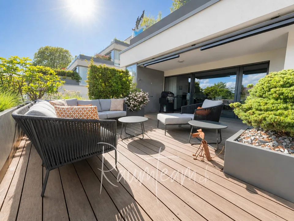 Grosszügige, helle Terrassenwohnung mit Säntisblick