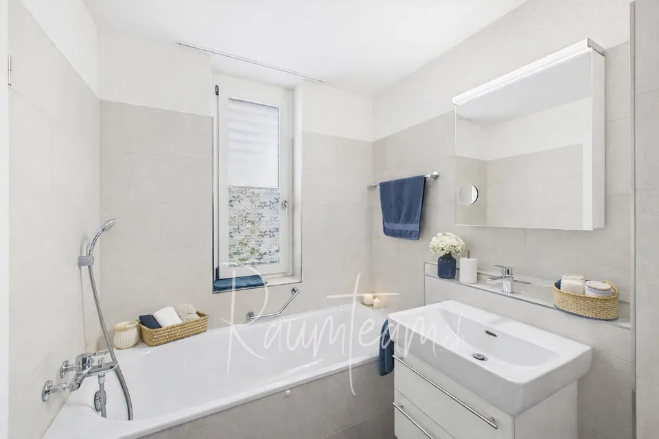 Grosszügige, helle Terrassenwohnung mit Säntisblick