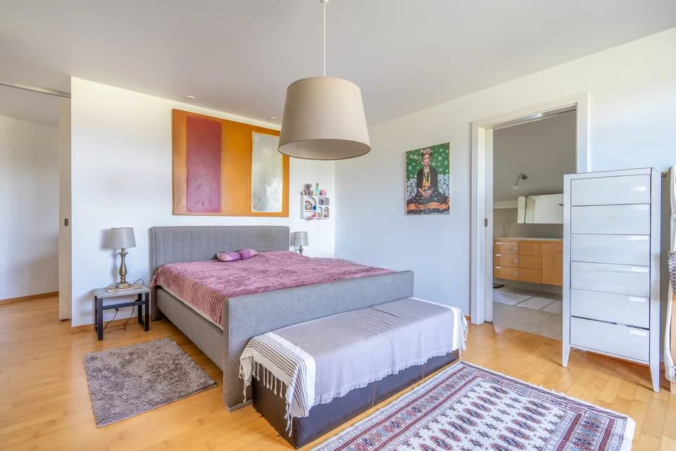 AUSSERHALB DES MARKTES ! Duplex von Ausnahme mit Blick auf den See