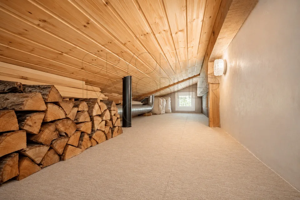 Appartement 2,5 pièces aux Arsets avec balcon et soupente