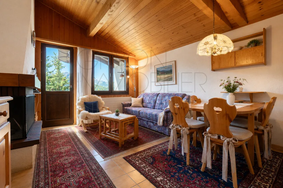 Appartement 2,5 pièces aux Arsets avec balcon et soupente