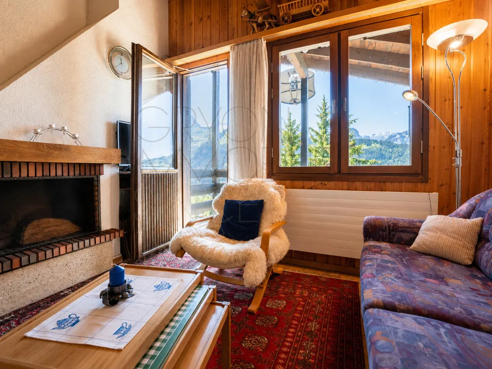 Appartement 2,5 pièces aux Arsets avec balcon et soupente