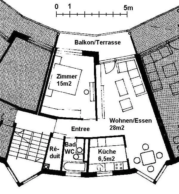 helle 2 1/2-Zimmerwohnung mit Balkon und schöner Seesicht