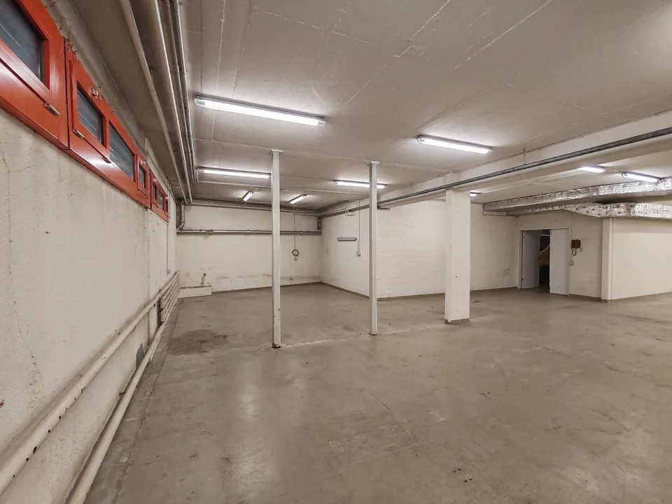 Versatile commercial space in the basement at a central location in Aarau