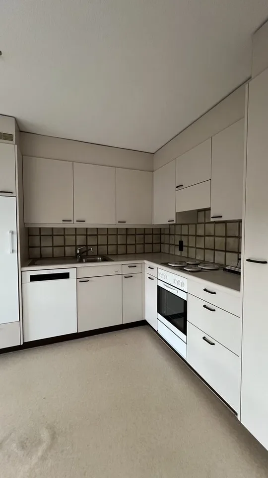 Appartamento con balcone cerca nuovo inquilino.