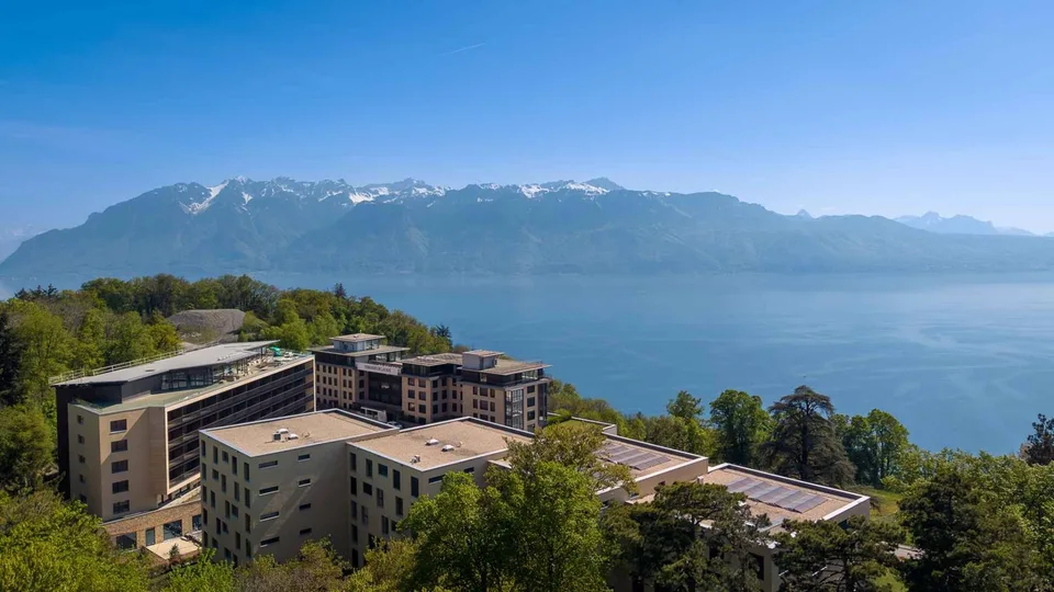Ein wahres Kleinod von 2,5 Zimmern mit großem Balkon und atemberaubendem Blick auf den Genfer See