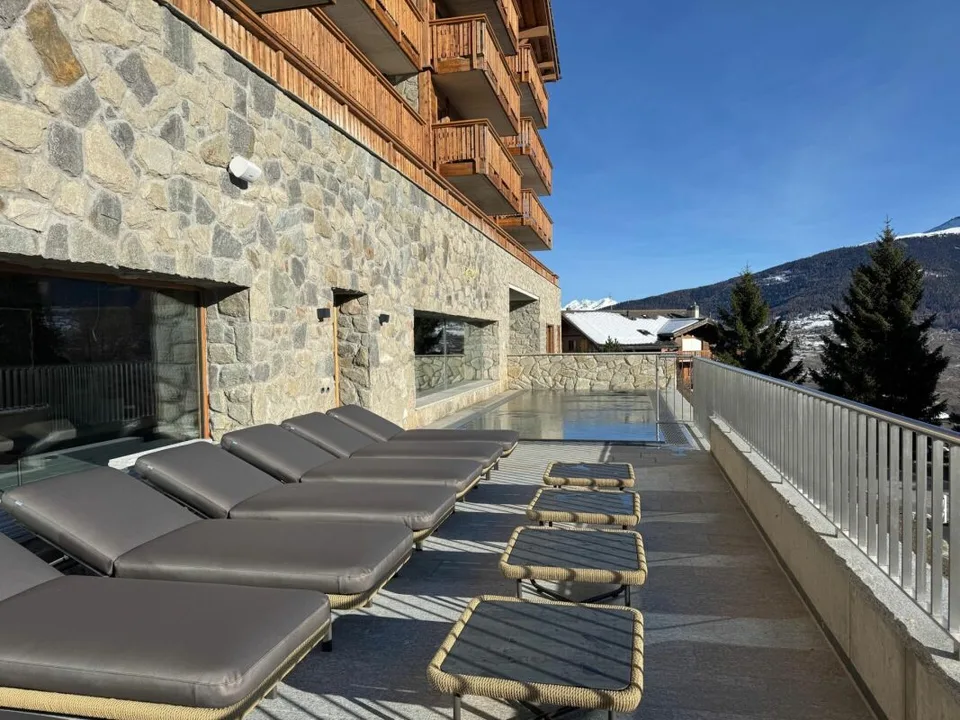 Dent Blanche Resort