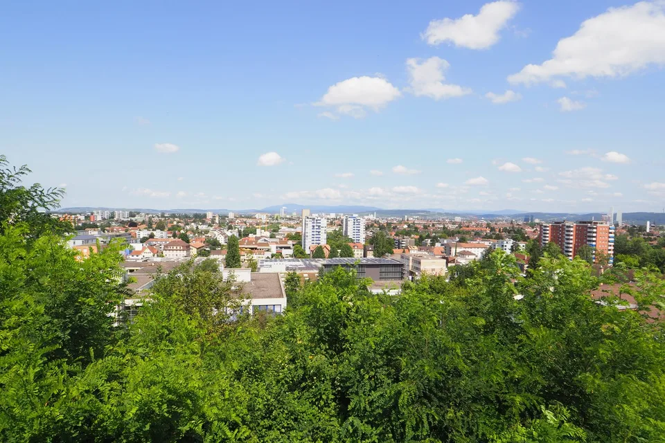 Attraktives Büro mit Küchenzeile in ruhiger Lage – Am Herrenweg 60, Allschwil