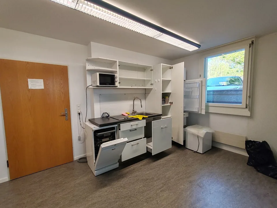 Attraktives Büro mit Küchenzeile in ruhiger Lage – Am Herrenweg 60, Allschwil