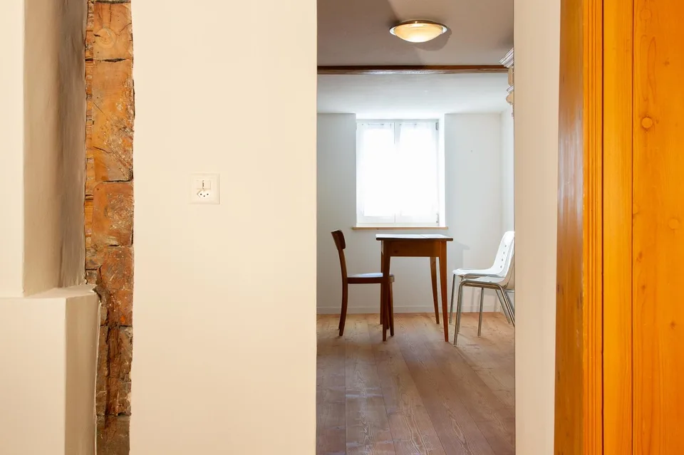 3.5-Zimmer-Wohnung in Hohtenn – Historischer Charme mit eigenem Garten
