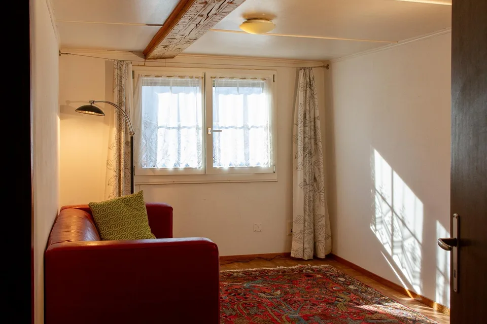 3.5-Zimmer-Wohnung in Hohtenn – Historischer Charme mit eigenem Garten
