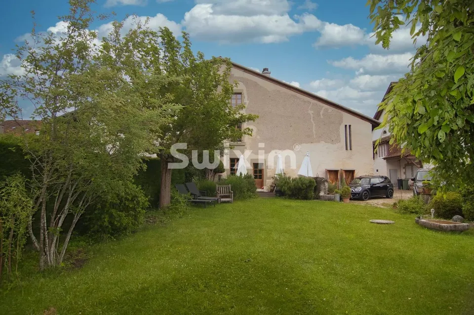 Au coeur du village maison historique