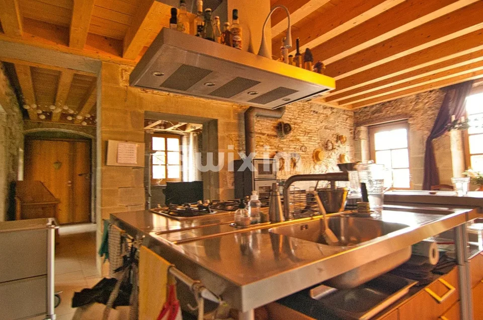 Au coeur du village maison historique