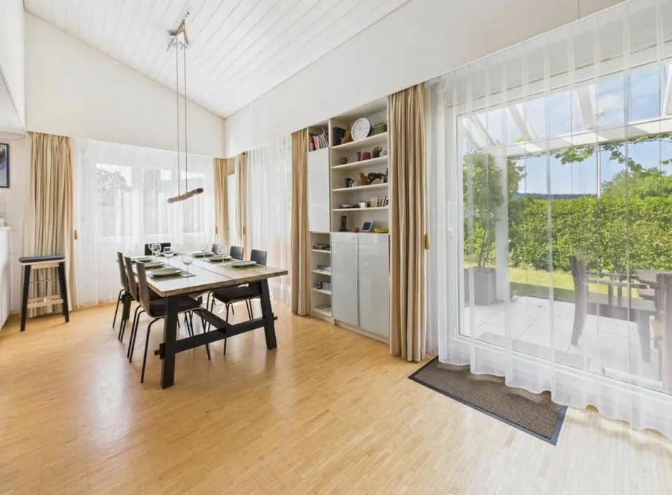 Casa intelligente 5.5-7.5 locali con sistema PV, climatizzazione, 4 stazioni di ricarica per veicoli elettrici e tecnologia moderna – foto 11 di 25