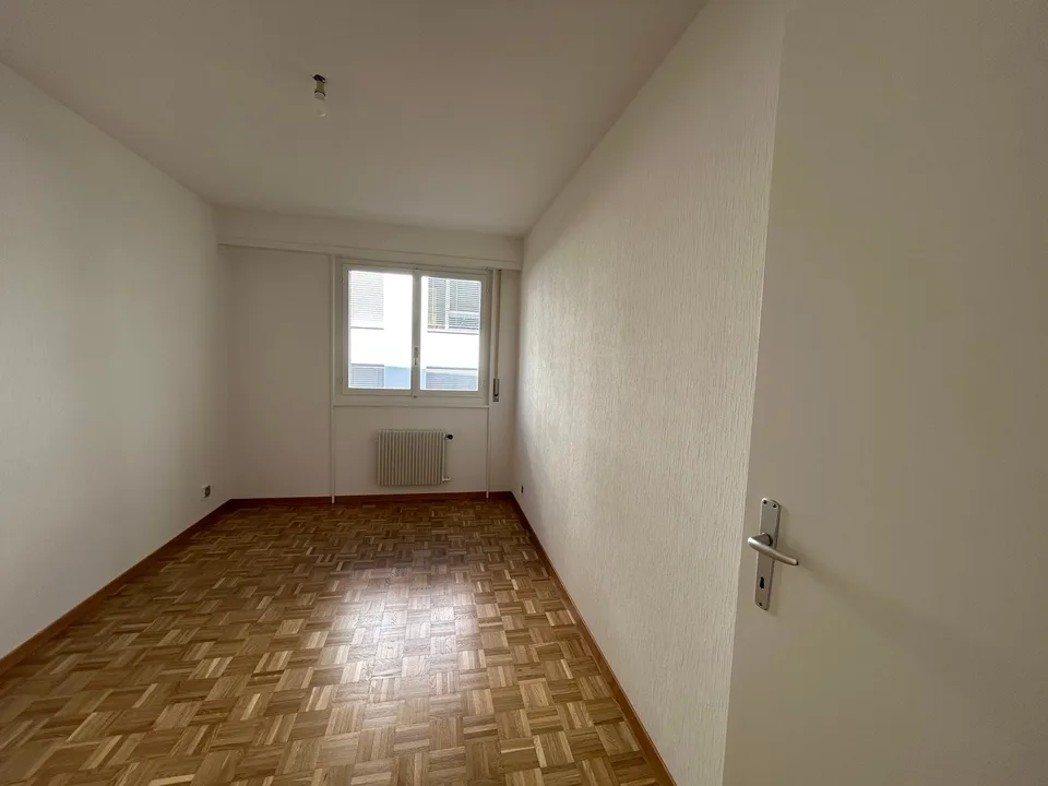 Appartement rénové de 3.5 pièces, 3ème étage, env. 70 m2