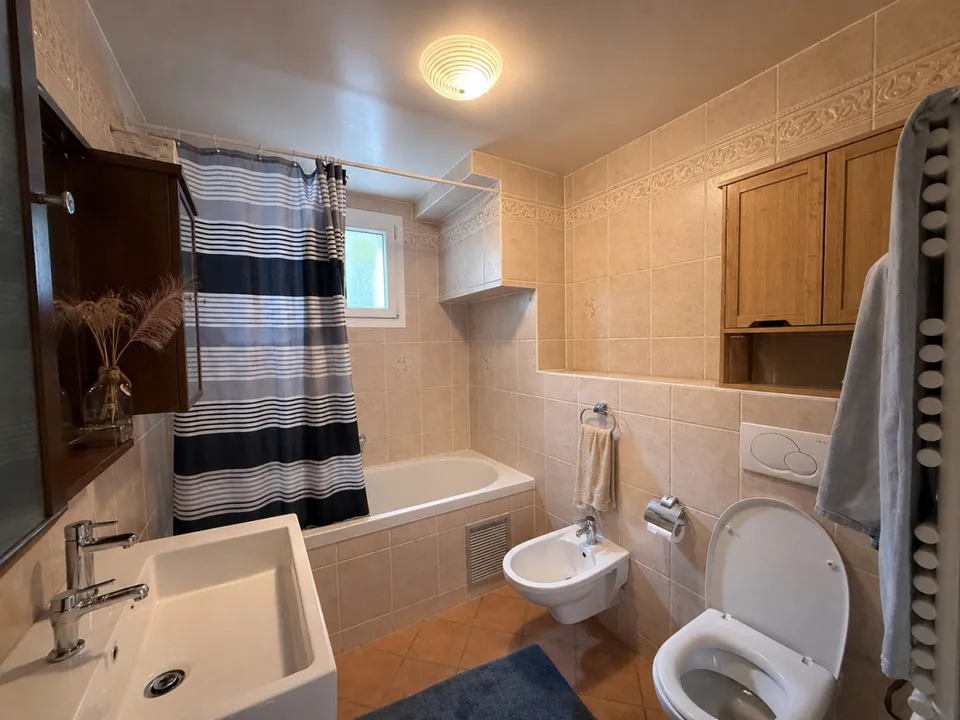 VILLA LOCATIVE IDÉALEMENT SITUÉE À 5 MINUTES DE LAUSANNE (CRISSIER) !