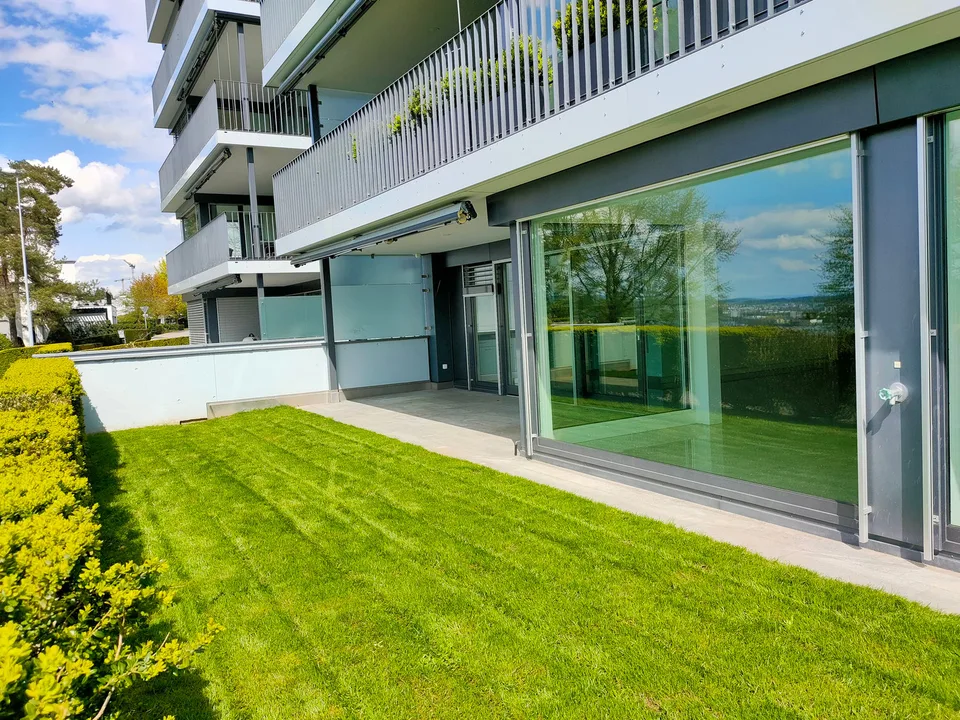Spacious 4.5-Room Terrace Apartment in Zug – Available from September 2026