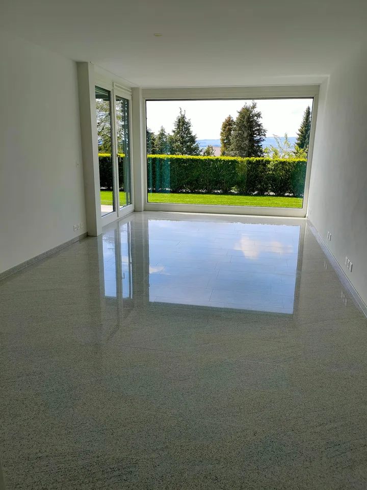 Ampio appartamento terrazzo 4.5 locali a Zug – Disponibile da settembre 2026