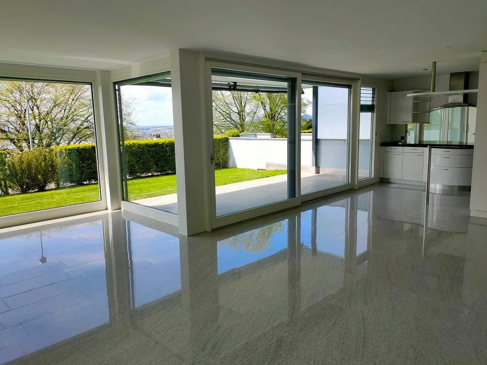 Ampio appartamento terrazzo 4.5 locali a Zug – Disponibile da settembre 2026