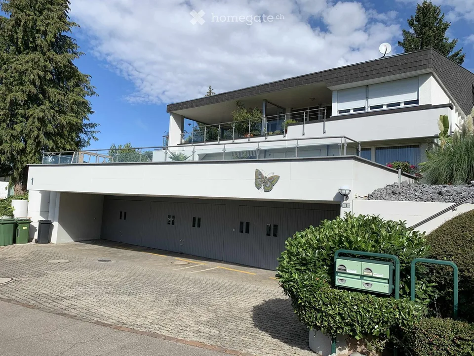 Helle 3.5-Zimmer-Wohnung mit Balkon und schöner Aussicht in Winkel