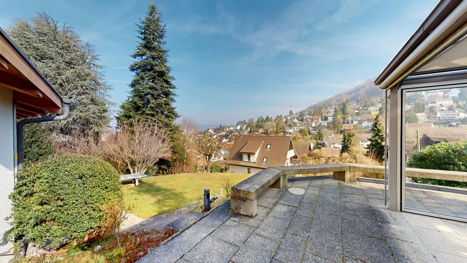 Villa di campagna elegante di 9 locali con piscina interna moderna su Muttenzer Dürrberg