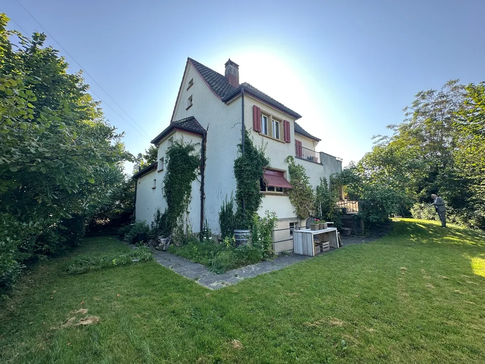 Characterful 7-room single-family house in a popular residential area